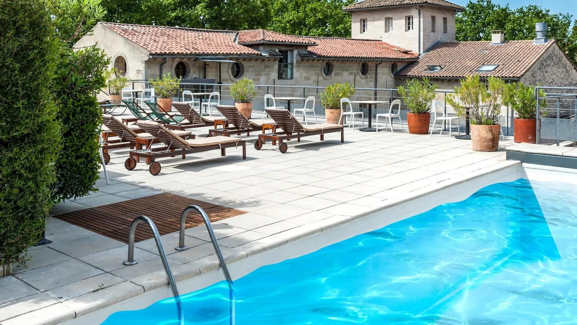 Expert Picks: Best Hotels in Avignon City Centre